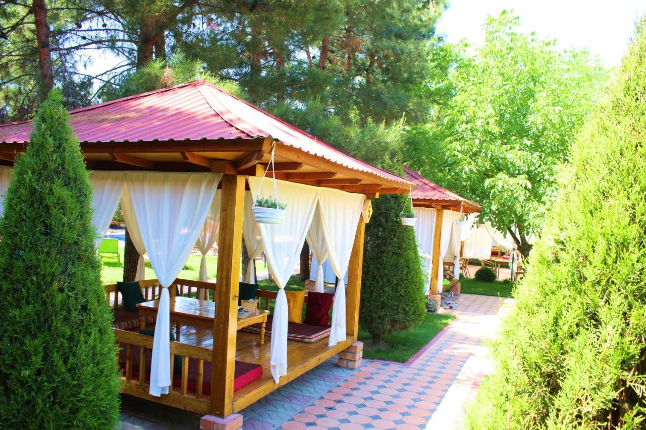 Hotel Grace Garden Kum Exteriör bild